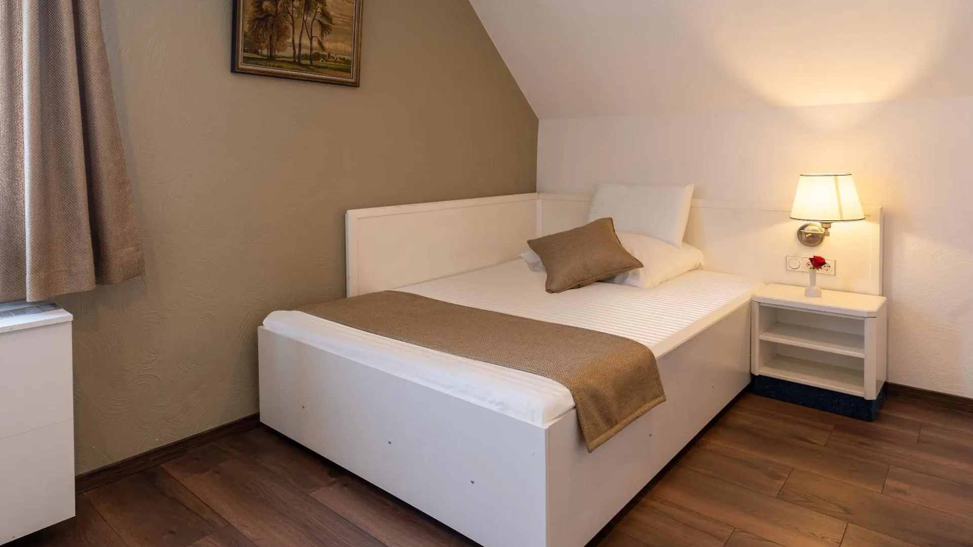 Jupa'S Hotel Düsseldorf Almanya